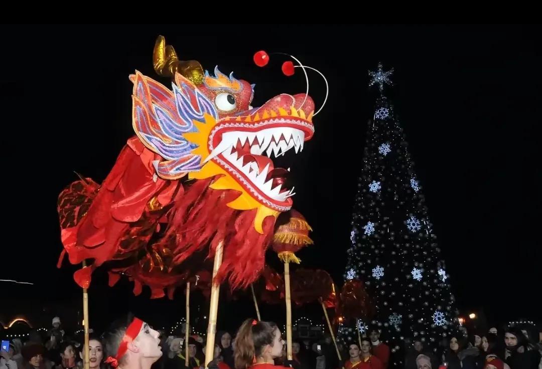 乌克兰独通社报道，1月25日，哈尔科夫的高尔基中央文化休闲公园庆祝了中国农历新年