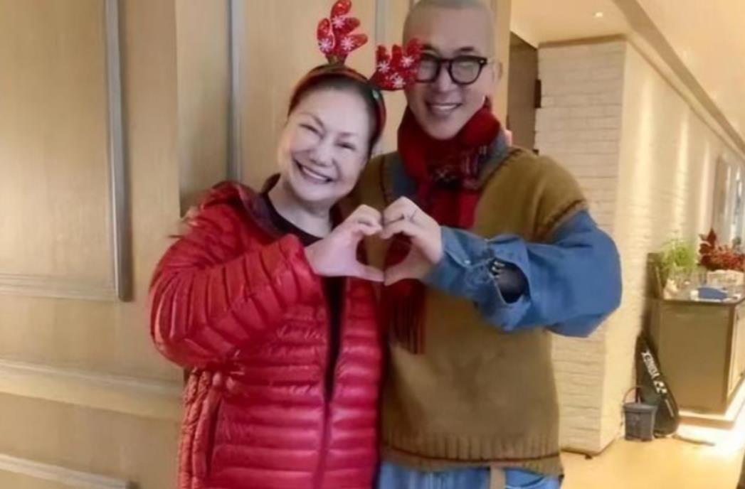 大S离世才10天，谁能想到台媒曝出惊人内幕。
具俊晔和S妈疑似闹掰了。
S妈甚至