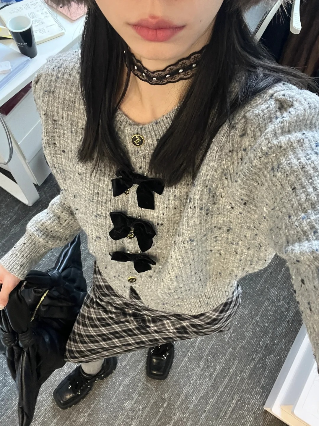 服装设计师上班都穿啥 银灰色叠穿6.0
今天是酷酷又女人味的一天服装设计师上班都