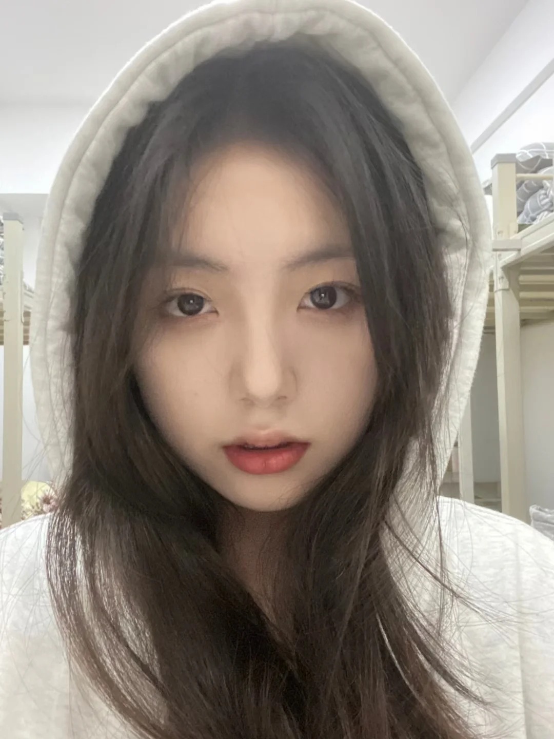 朋友说戴和不戴眼镜是两个人(⩺_⩹)