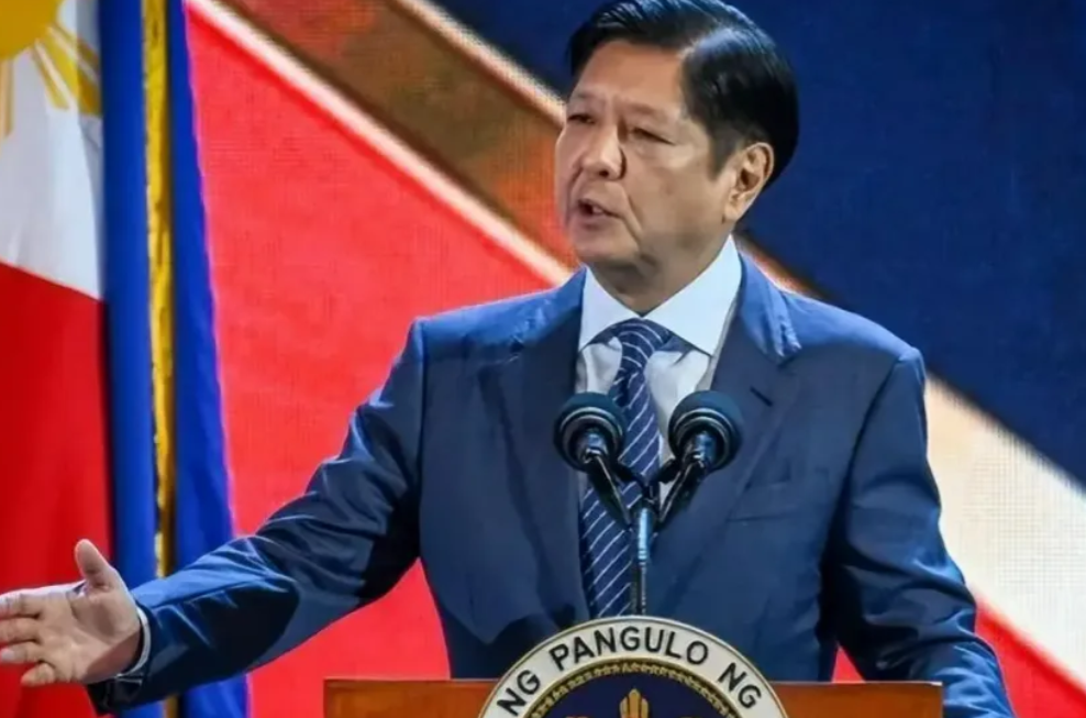 菲律宾高层很气愤：中国欠我们一大笔钱，就是不给。
 
在今年6月，菲律宾一艘船只