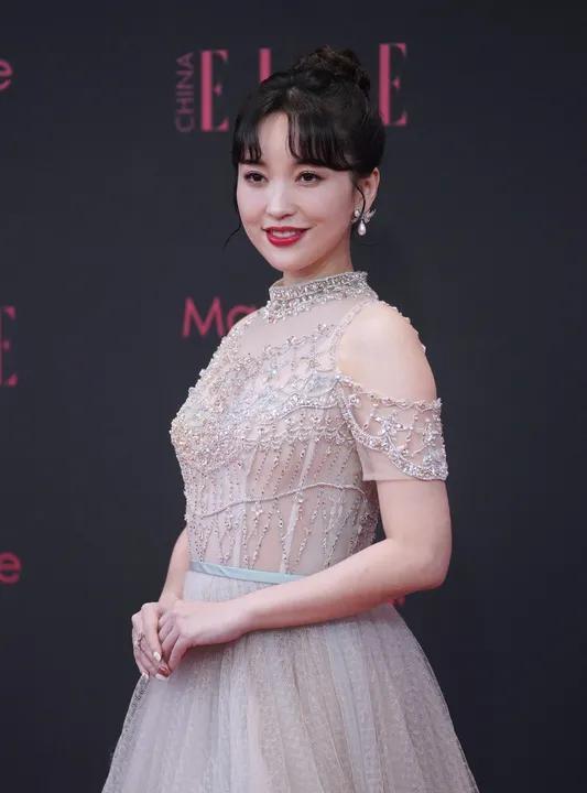 孙丞潇自曝曾焦虑到需服药，引发热议
2025年2月25日，演员孙丞潇在公开场合自