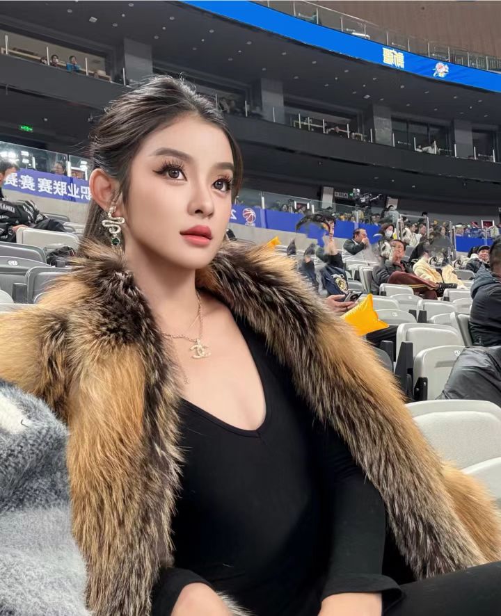 25岁女友太高冷，我怕以后在家她不理我