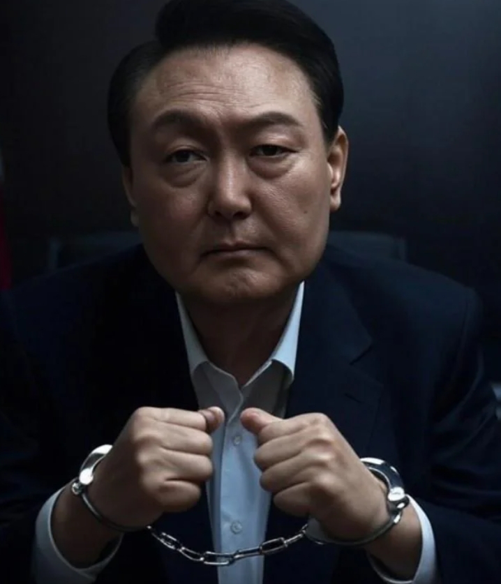 韩国总统尹锡悦被一只1.6万元的包包给打败了，确切的说：应该是别人送他老婆一只名