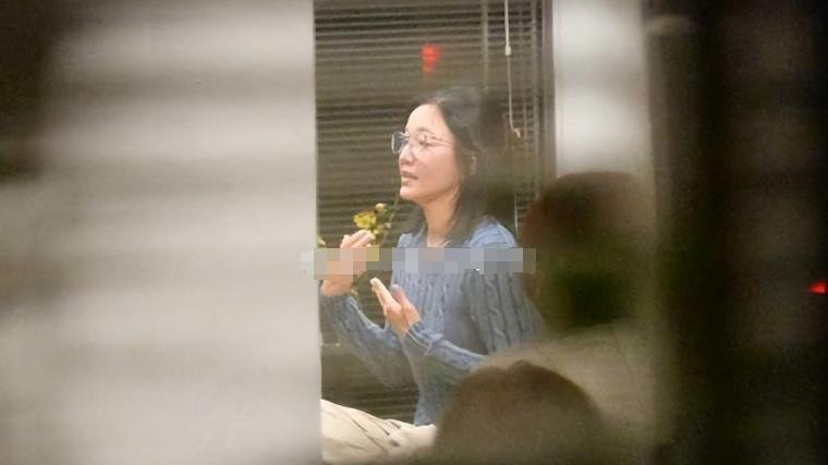 没想到，贾永婕与大S藏了30年的“姐妹情”，被阿雅撕了个稀碎