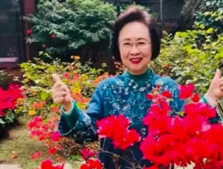 如果当初可以商量一下，相信结果还是那个结果，但于琼瑶阿姨来说，意义就完全不同了。