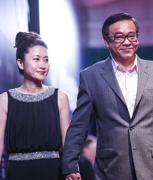 口头承诺丁克，60岁导演尔冬升偷抱私生子