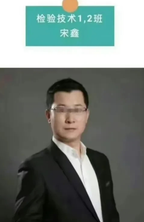 就读医学院校，全操场的人都会做心肺复苏，医院就在学校旁边。就因为导员的私心，一条