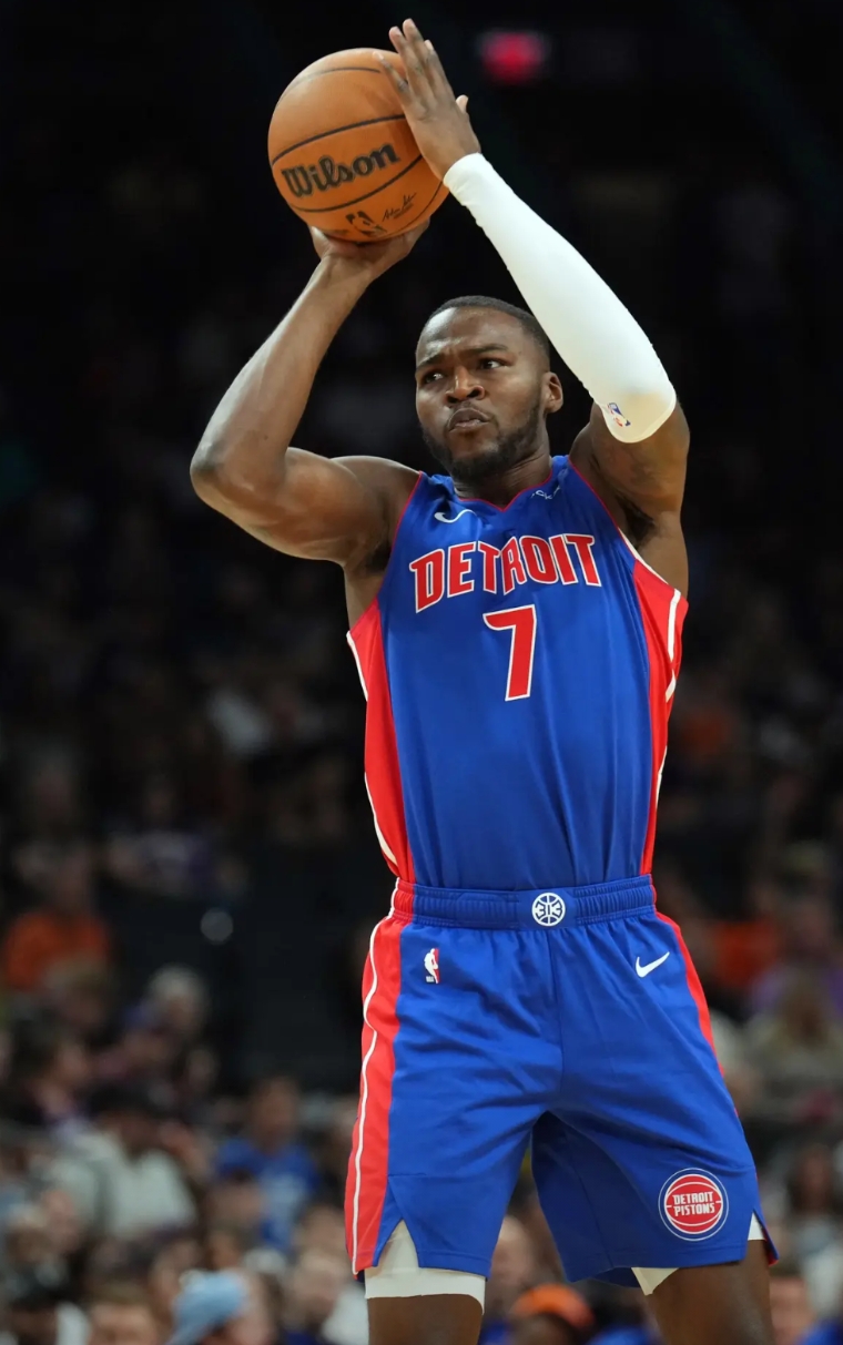 真是悲喜交加啊，活塞刚把保罗-里德裁掉又底薪签了回去！

据NBA记者报道，前两