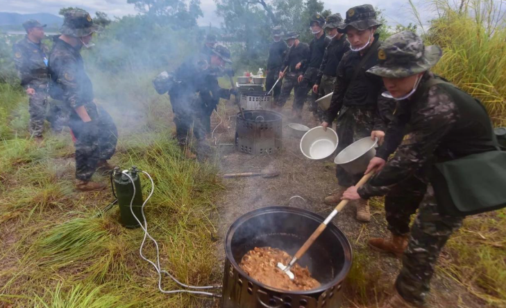 炊事班伙食提升军队士气                             