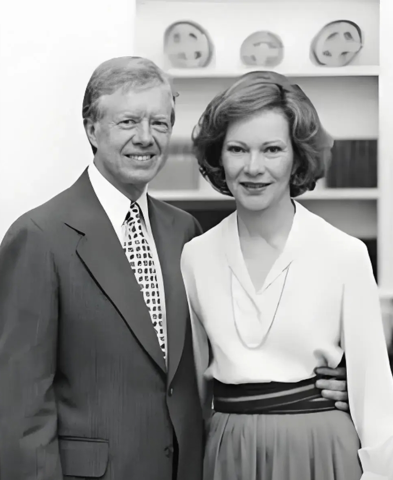 美国前总统吉米·卡特的感情生活：

吉米·卡特1924年生，一生只有一个妻子叫罗