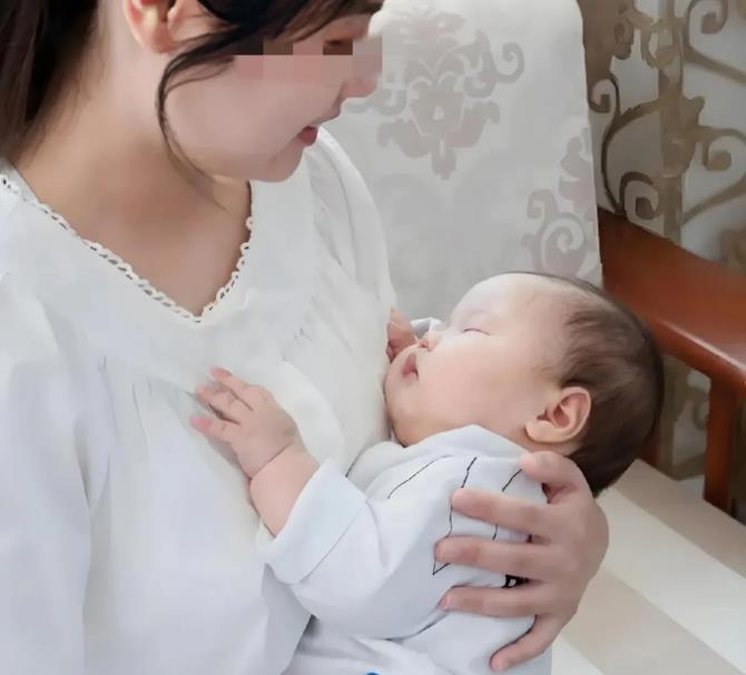 安徽合肥，一对夫妻多年无子，万般无奈之下选择了试管婴儿，妻子经过多次取卵，植入，