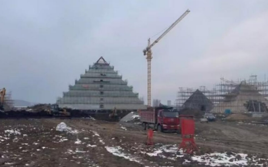 最强玄学大师，预言七星连珠，股票翻翻，一个借口，骗房东1300亿