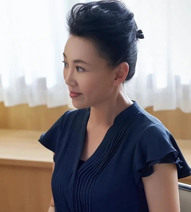 马丽演艺人生：才华铸就，经典角色闪耀舞台