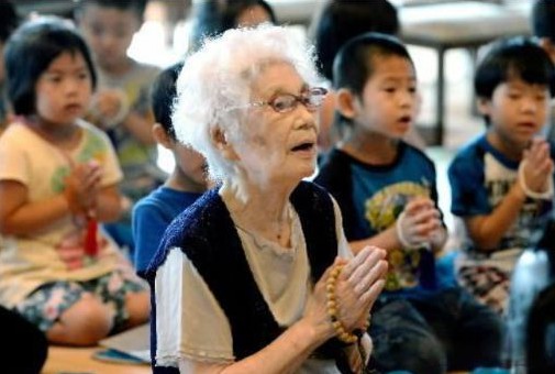 原子弹没那么可怕 有人近爆心活了

                      