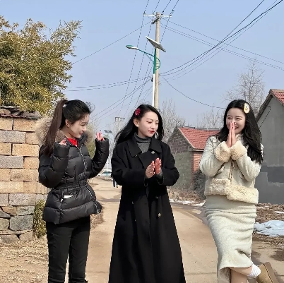 一次相亲三个，这可太难选了...