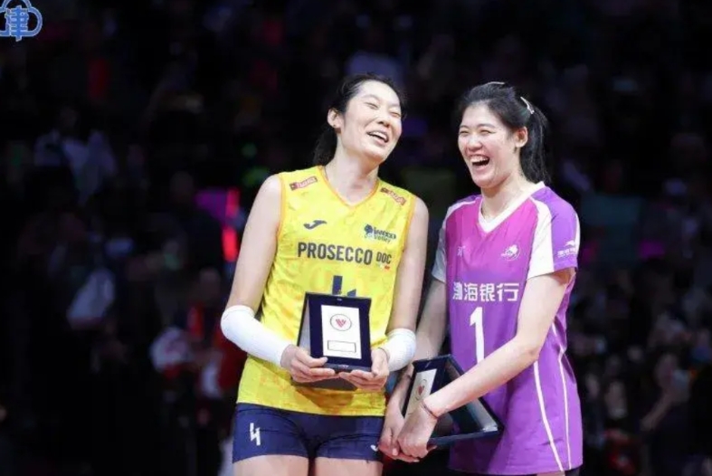 天津女排夺得世俱杯亚军，证明了3人3个事实。

第一，证明中国女排坐拥朱婷和李盈