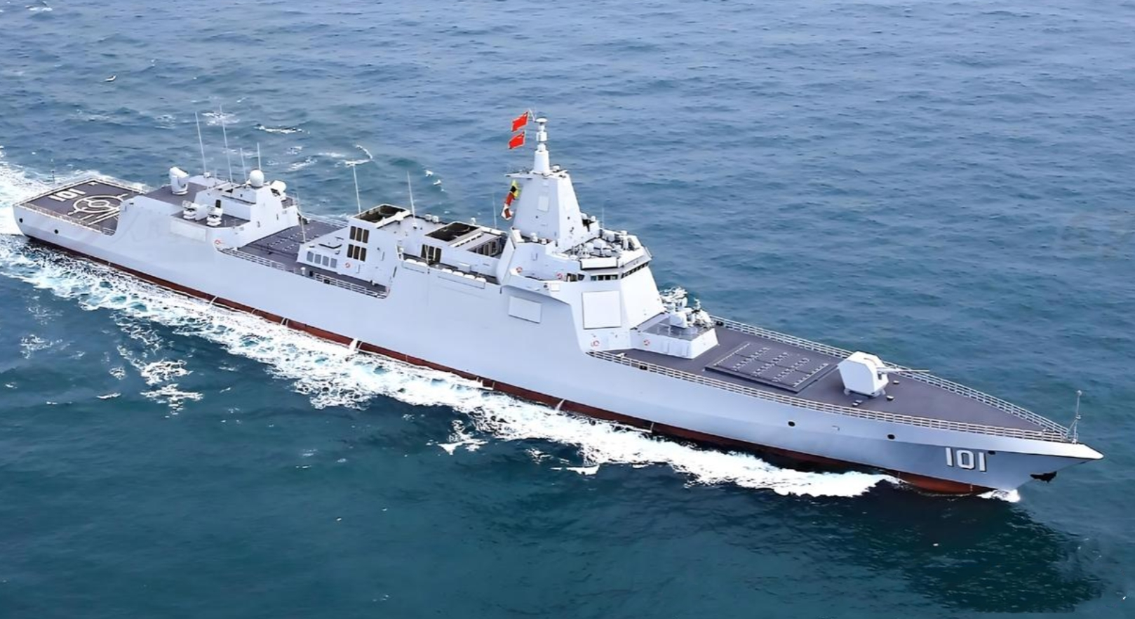 中国三大尖端武器领跑全球，让无数国人傲娇：
1、海上巨擘：055型驱逐舰，满载排
