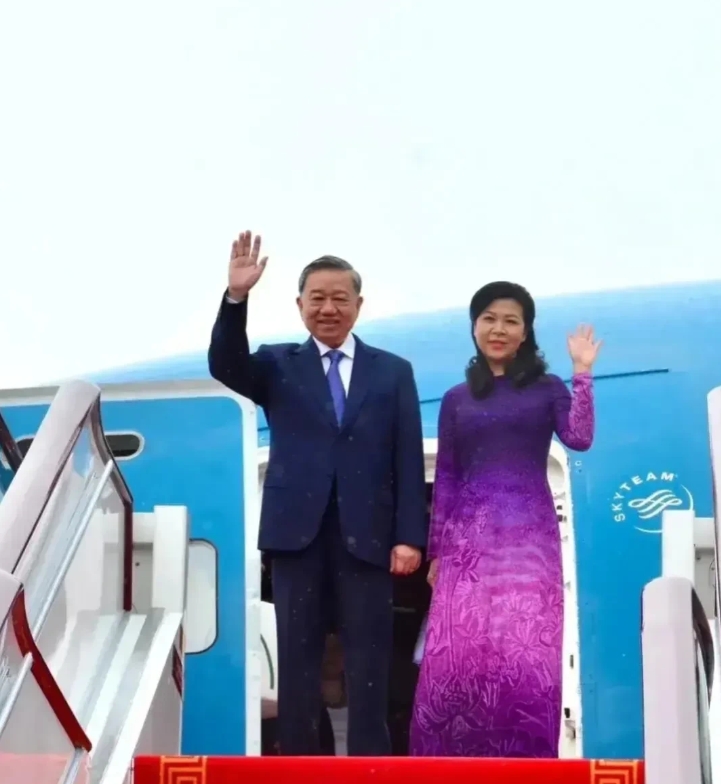 苏林访华，他们为啥这时候来呢？一是有求于中国，毕竟基建狂魔不是开玩笑的，二是柬埔