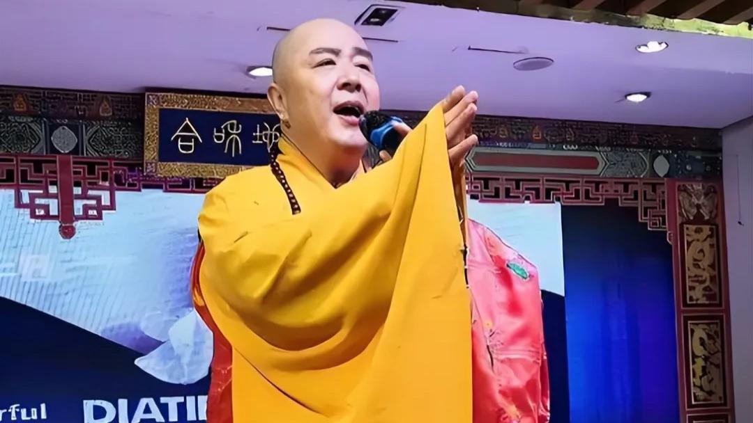 徐少华：为5元片酬弃演《西游记》，如今60多岁穿廉价袈裟卖唱养家