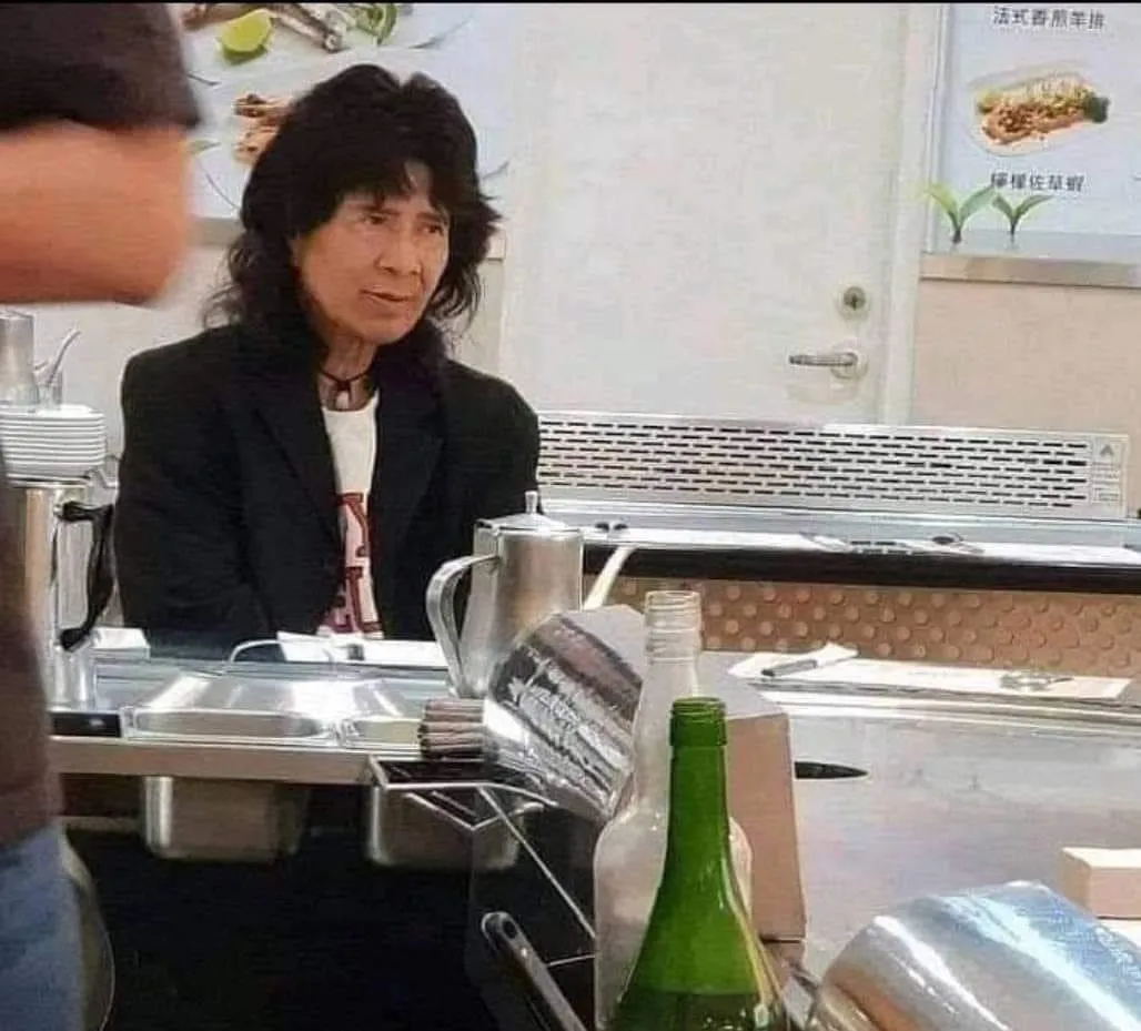 这人是齐秦吗？真实感叹岁月不饶人呀？[捂脸]