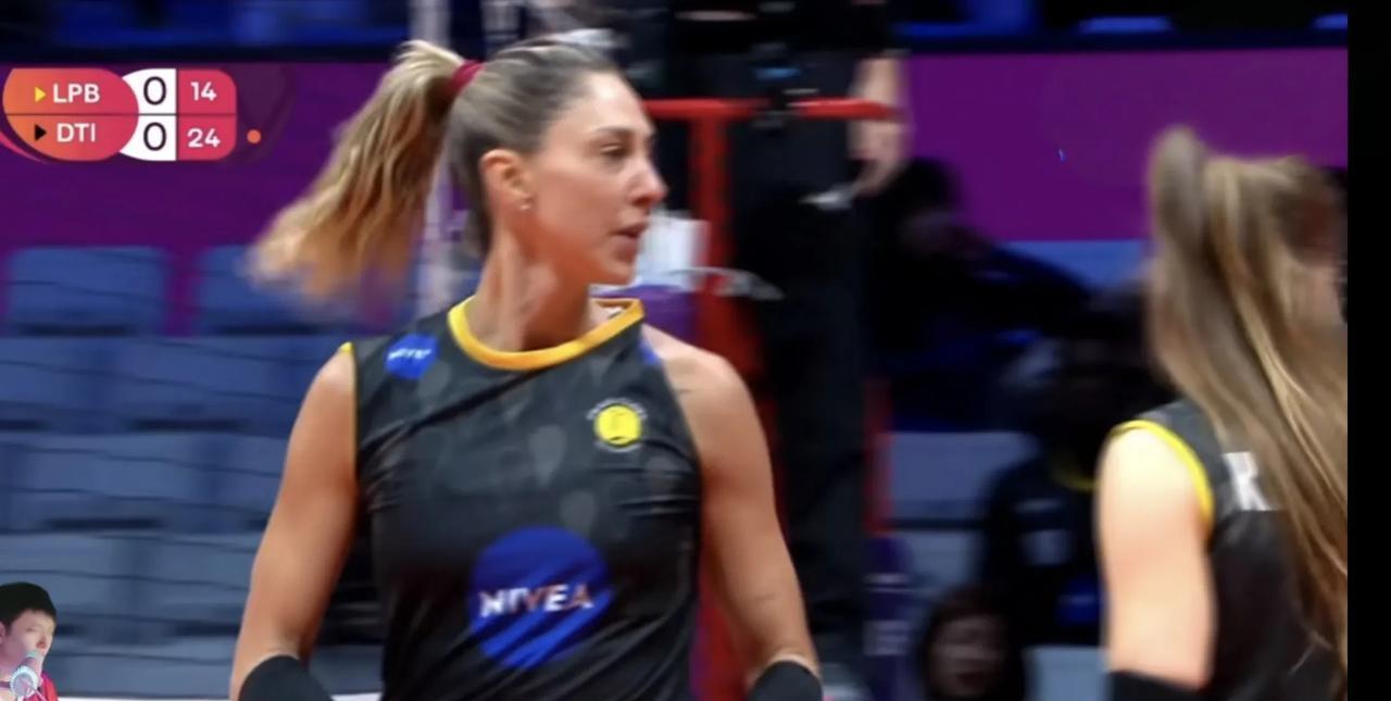 女排世俱杯：巴西海滩3-0横扫宁平银行
在B组最后一轮一场比赛中，巴西海滩女排