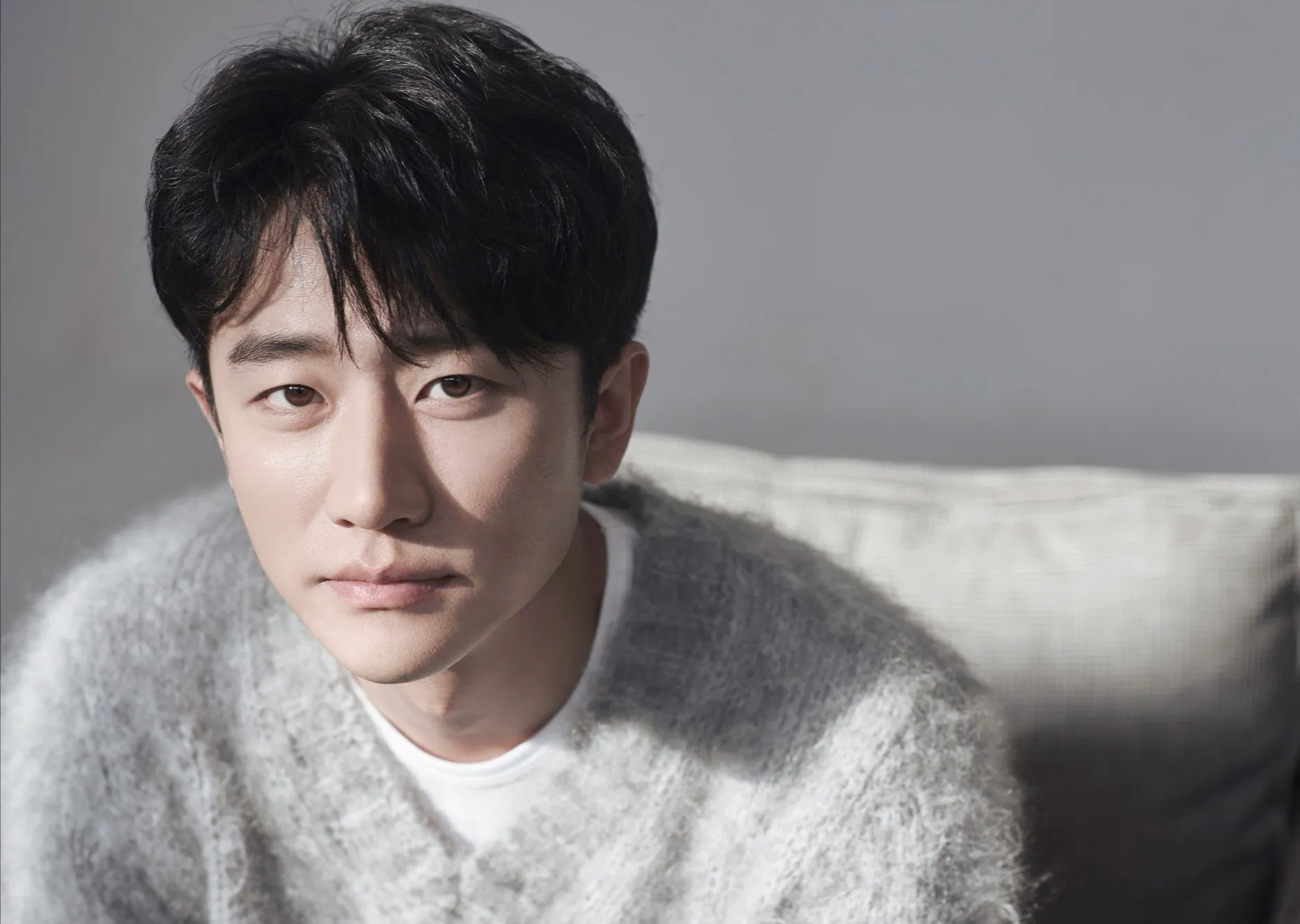 39岁黄轩的生活现状：

1、膝下无子，遗憾的是，父亲在17年前便已离世。

2