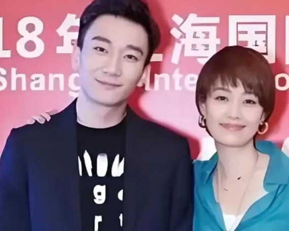 马伊琍两个女儿对妈妈找对象的要求是极端利己主义的标准啊！大女儿说：“妈妈，你一定