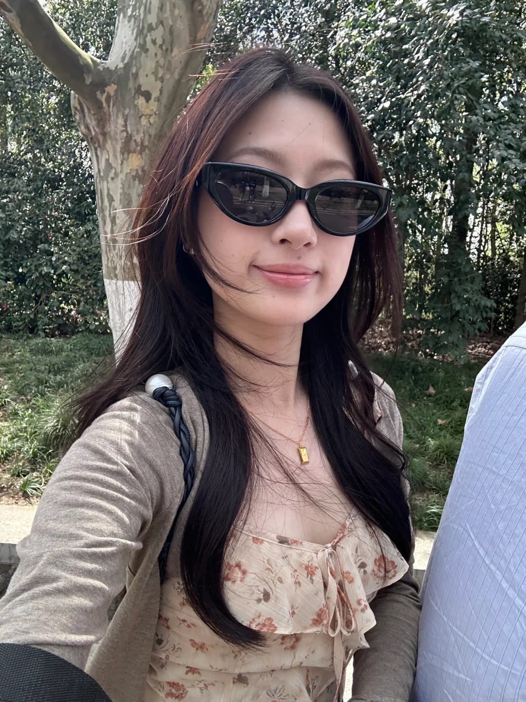 一键入夏🥵
南京人好多哦，新裙子在阳光下超好看！