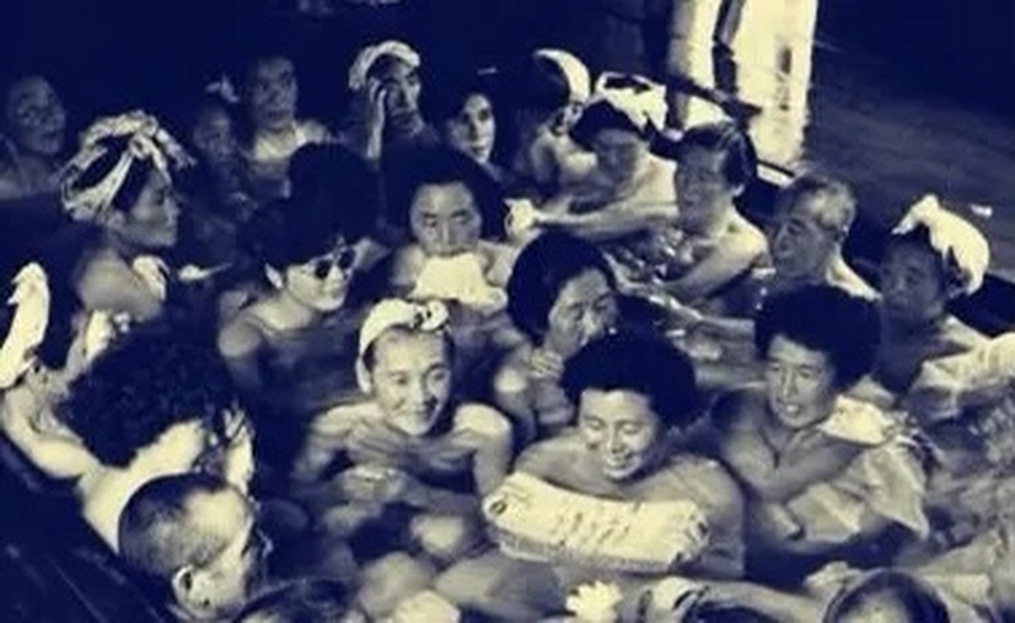 万万没想到！1900年，日本澡堂的模式竟然是男女混浴，双方赤裸相对却丝毫不觉得尴