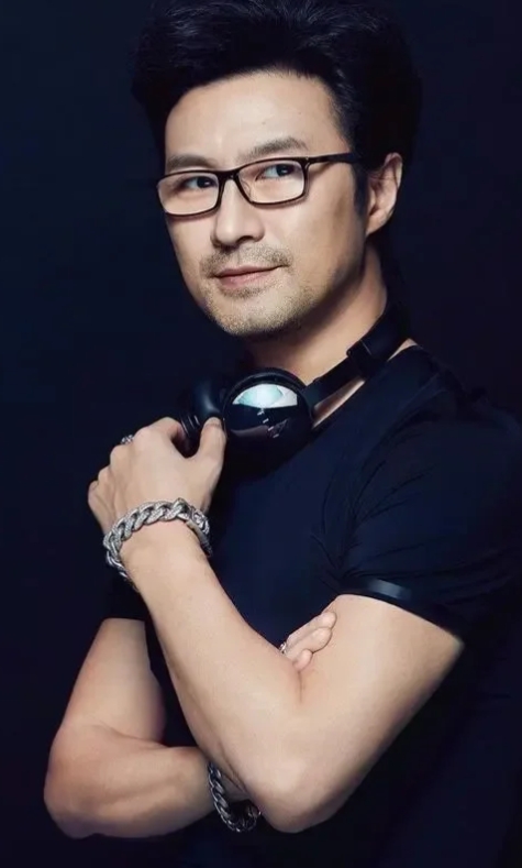 汪峰否认出轨！