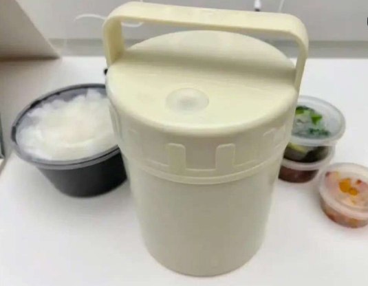 怎么才能不让老婆来公司送饭，感觉好尴尬…