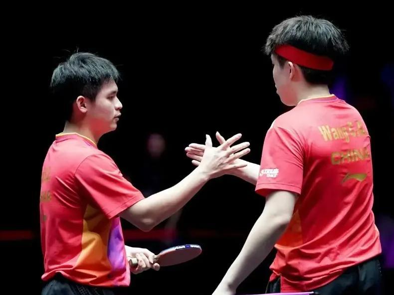 新加坡大满贯赛，国乒6场全胜。
王楚钦/林诗栋3-1勒布伦兄弟(法国)，进男双决