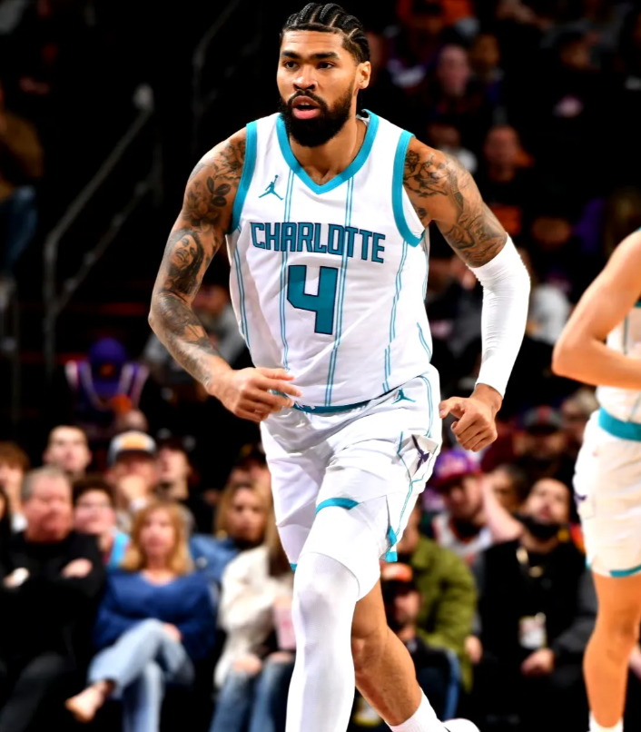 交易过后，太阳队中锋轮换顺序就是这样的了：

1，理查兹——第一中锋，27岁，身