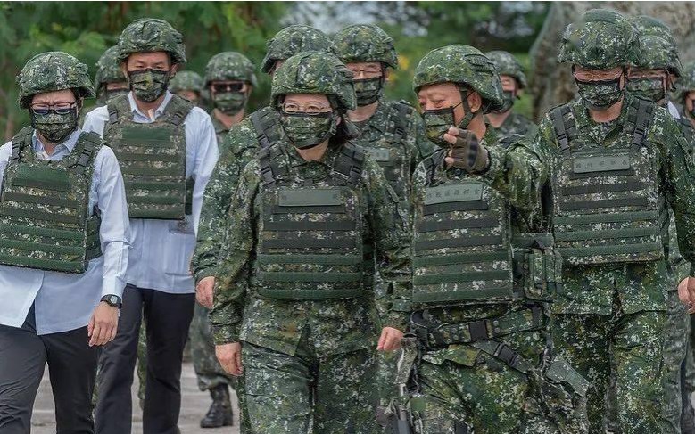 任何大陆实体“越界”皆可开火，台军真敢实施？邱国正没有信心！近日，台防务部门邱国
