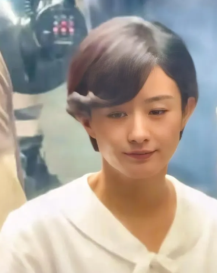 告诉大家一个惊人消息，《乡村爱情》第 18 部开拍啦。从图片可见，王小蒙扮演者毕
