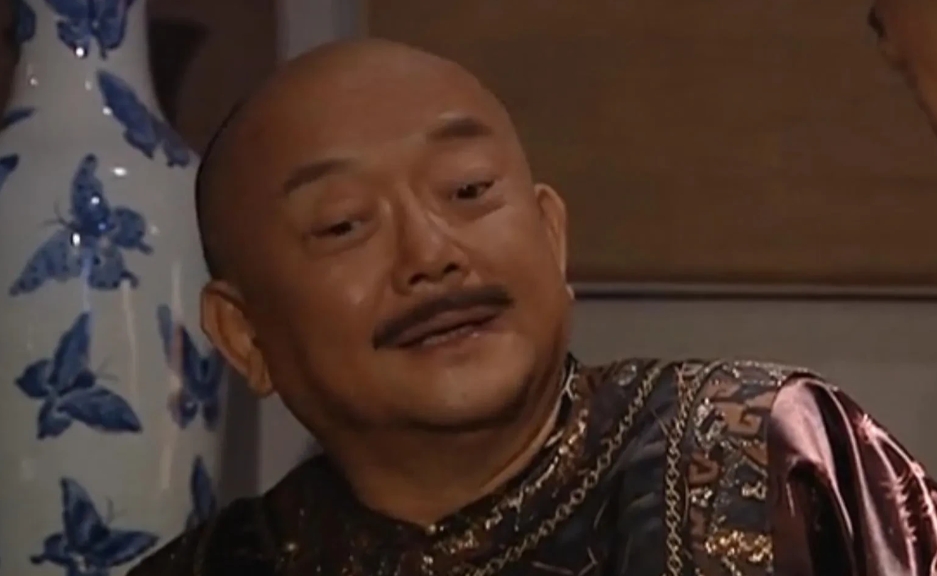 和珅能够被嘉庆轻松干掉，主要的原因是他不玩党争。整个乾隆朝，没有听说有和珅派这个