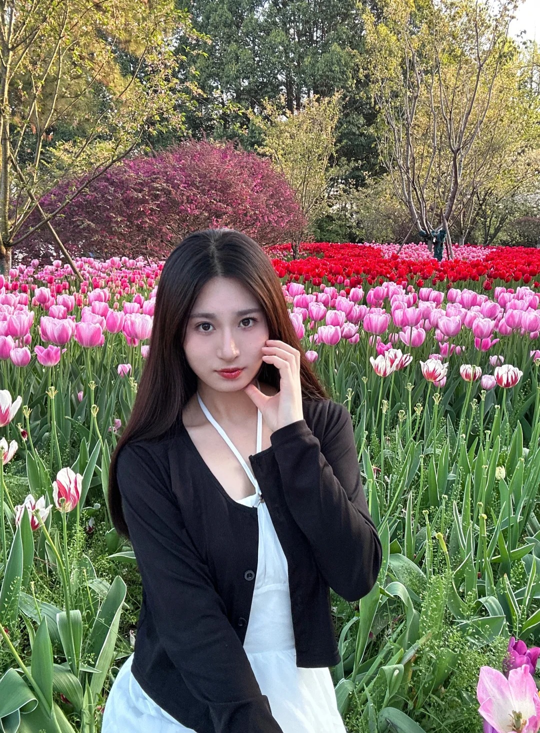 太子湾公园🌷
#太子湾 #郁金香 #自拍
去看郁金香啦🌷
真的太热了，去赏花
