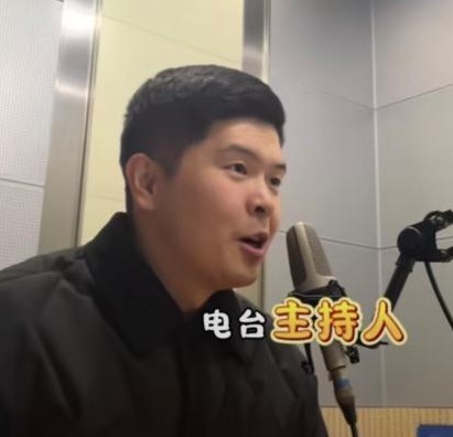 2025年1月1日，常州武进电视台的主持人王瀚突然面临人生的重大变故。在电台兢兢