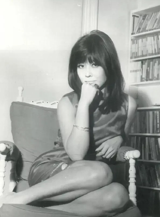 从上流名媛到落魄的中年女人—周采芹