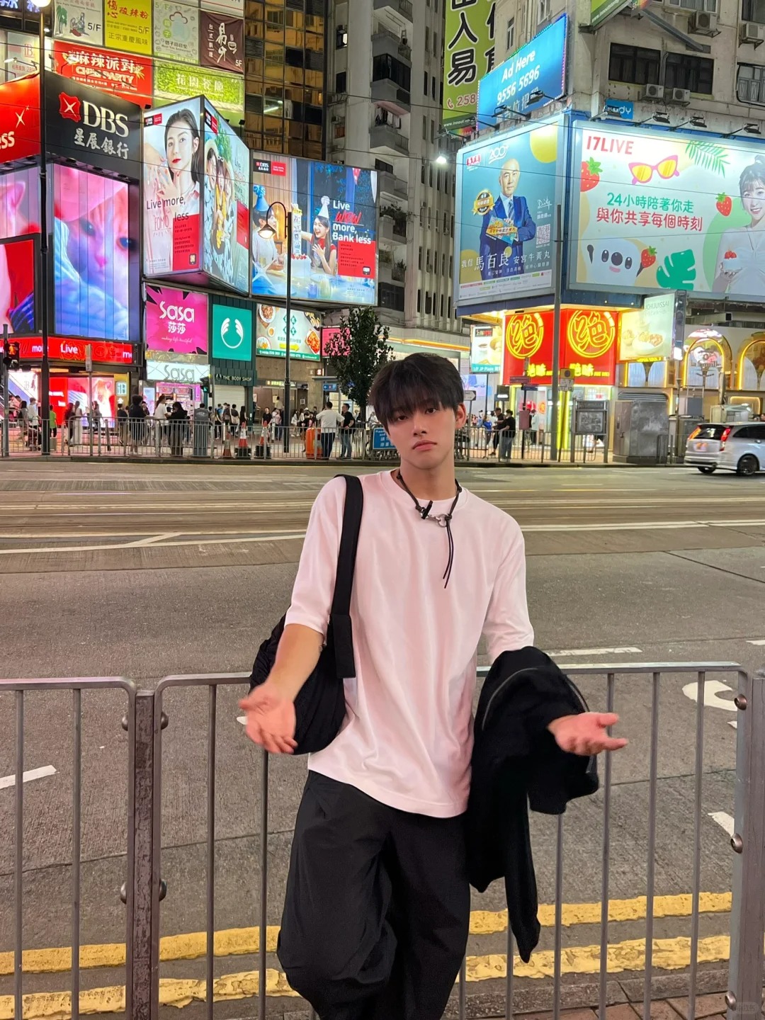 香港🇭🇰帅哥昼伏夜出
铜锣湾 五颜六色的广告牌和夜景真的绝了