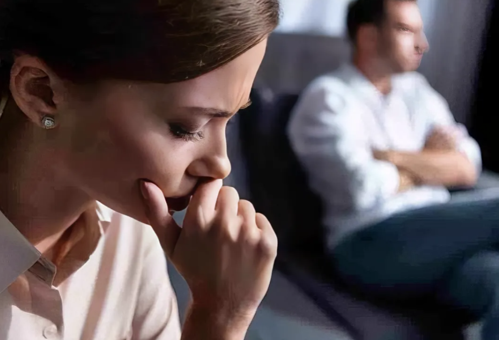 丈夫心里没妻子的8大表现 
如果一个男人心里没有妻子，那他一定会有8大表现，你看