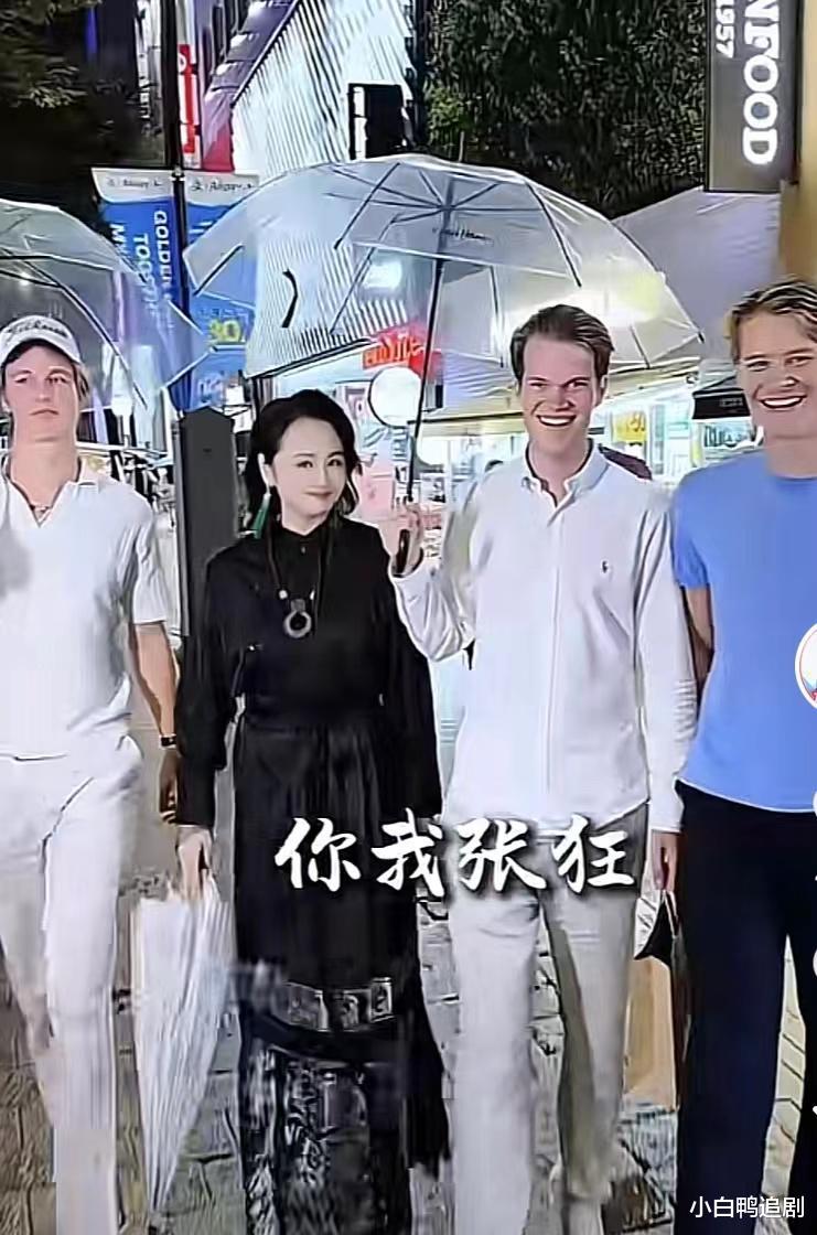曹颖近况惹热议！在韩国夜市小店卖货，浓妆艳抹（曹颖事情）-第6张图片-九妖电影