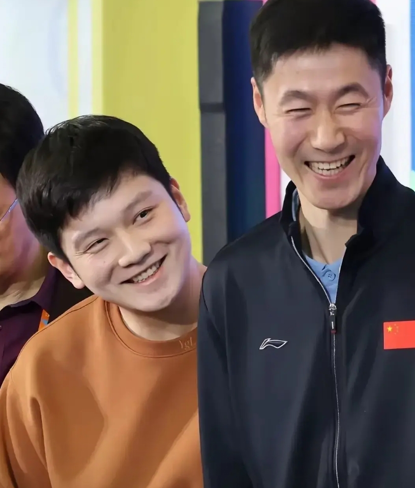 一个人的表情是骗不了人的

樊振东跟王励勤在一块时，

身心是很放松的，

从照