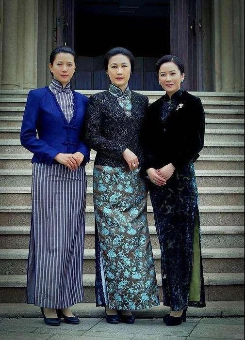 宋氏三姐妹命运
宋氏三姐妹因为政治立场不同分道扬镳，在中国历史上，宋氏家族声名显