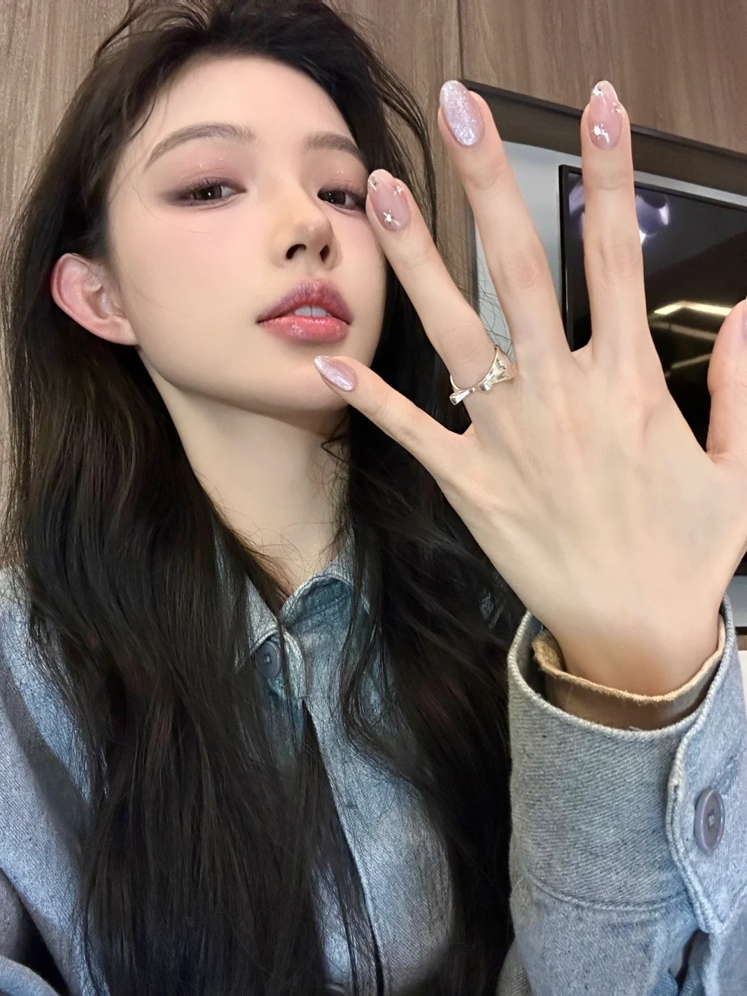 你再做猫眼试试呢
试试就试试
我还能再做一辈子♡
♡ 裸门 ♡
上次的美甲也拍图