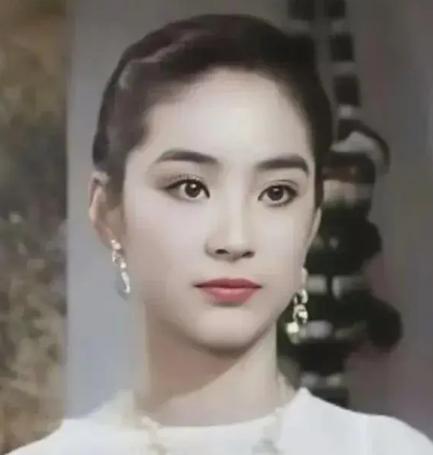 林青霞是琼女郎头牌
