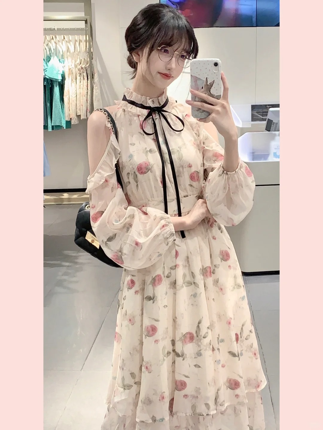 你说春来了💐我便把它穿在身
都是过去一年很喜欢的氛围感神仙小裙子

期待今年能