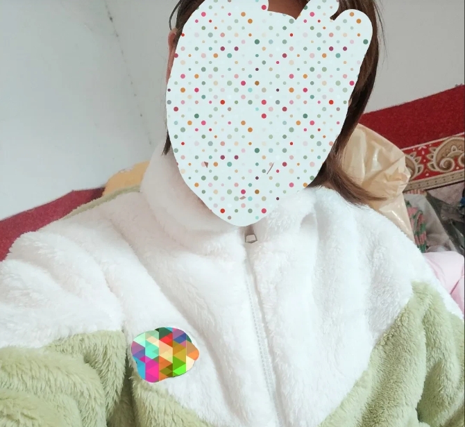 emo了，网上认识个男生追求我；
说让我给他生两个孩子；
每个月会给我三千块钱生