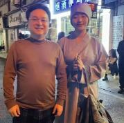 广东深圳，有一位男子在街头发现了一名年轻的尼姑，这名尼姑不仅年轻靓丽，颜值爆表，